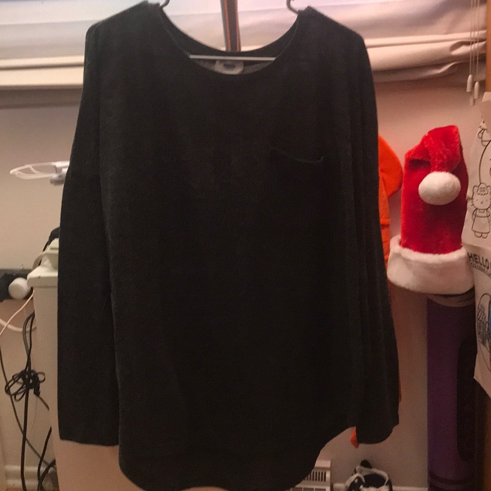 Black comfy sweater